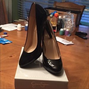 Jessica Simpson Black Pumps